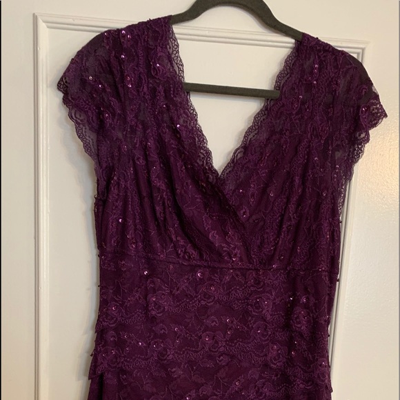 Dress - Picture 2 of 4